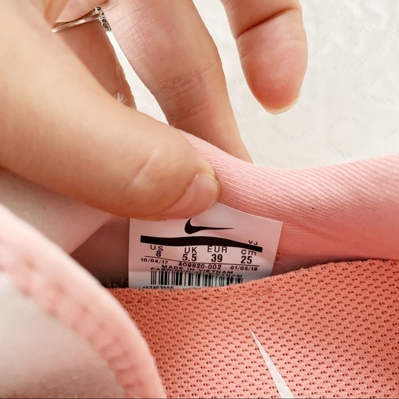 Nike Women's Odyssey React Running Shoes, Desert Sand /‎ Atomic Pink - Picture 9 of 9